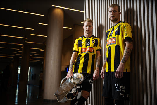 Samuel Gustafson och Simon Gustafson med Lennart Johanssons