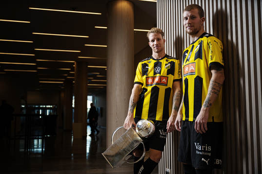 Samuel Gustafson och Simon Gustafson med Lennart Johanssons