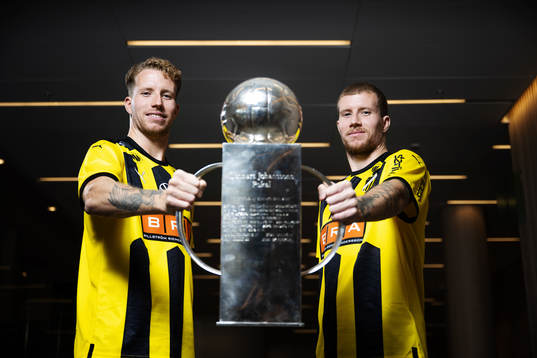 Samuel Gustafson och Simon Gustafson med Lennart Johanssons