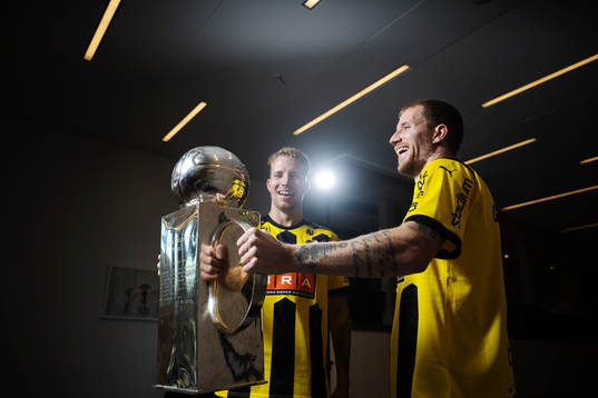 Samuel Gustafson och Simon Gustafson med Lennart Johanssons