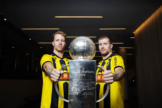 Samuel Gustafson och Simon Gustafson med Lennart Johanssons