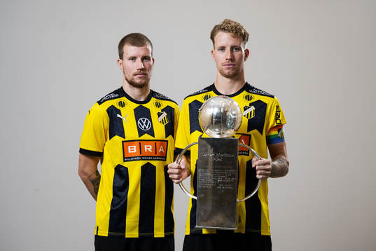 Simon Gustafson och Samuel Gustafson med Lennart Johanssons