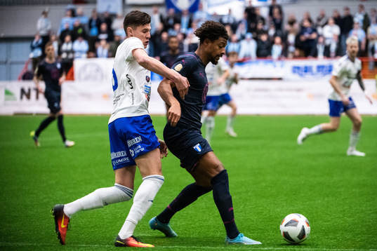 IFK Luleås Rasmus Lindroth och Malmö FFs Joseph Ceesay