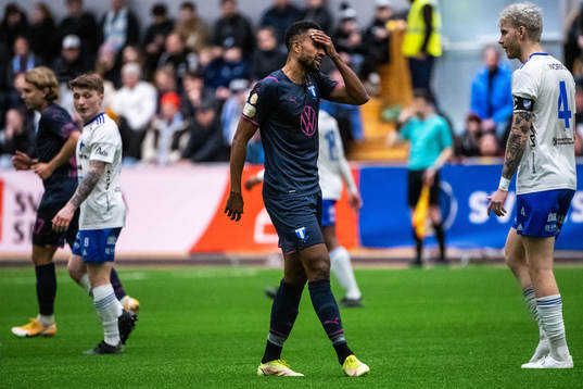 Malmö FFs Isaac Kiese Thelin deppar