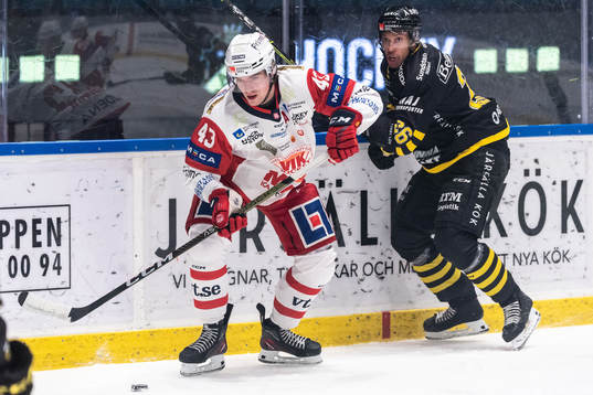 Västerviks Max Krogdahl och AIKs Oscar Nord