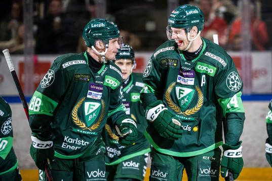 FärjestadsVictor Ejdsell jublar med Brandon Davidson