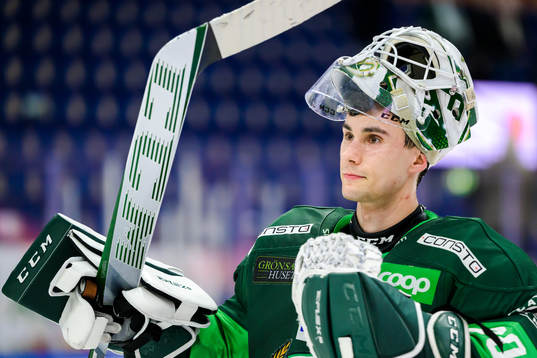 Färjestads målvakt Matthew Tomkins jublar