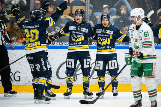 HV71s Andy Miele jublar med lagkamrater och Rögles Ludvig
