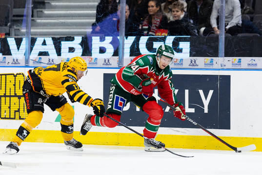 Skellefteås Pär Lindholm och Frölundas Andreas Borgman