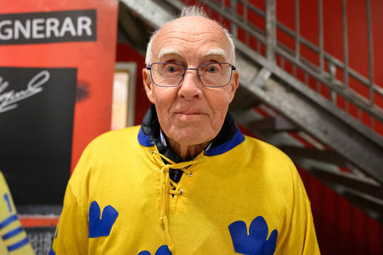 Leif ”Honken” Holmqvist signerar sin nya bok