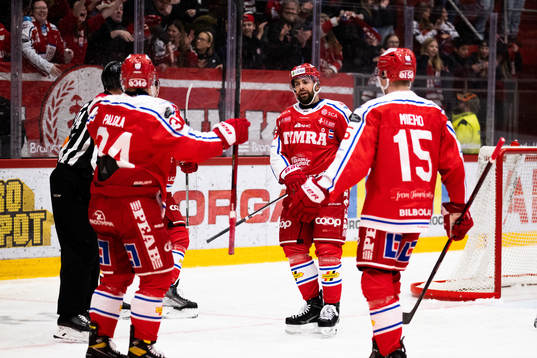 Timrås Robin Hanzl jublar