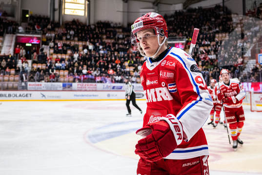 Timrås Sebastian Hartmann jublar