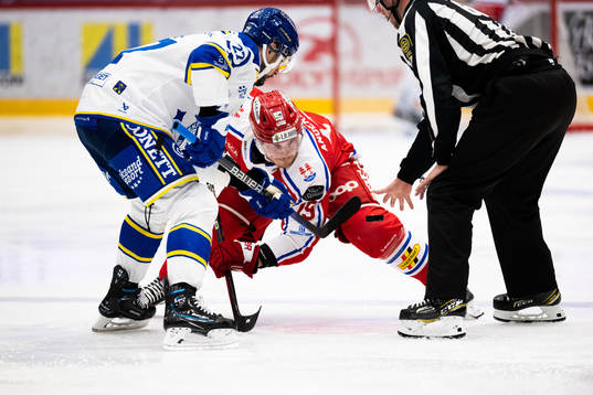 Leksands Tobias Ekberg och Timrås Erik Andersson tekar