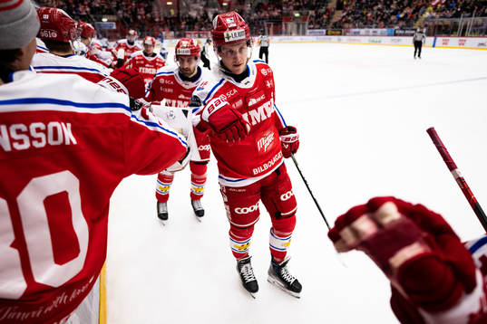 Timrås Sebastian Hartmann jublar