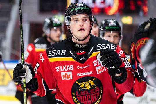 Luleås Julius Honka jublar