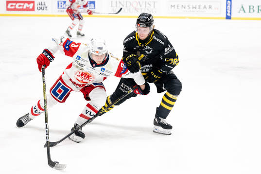 Västerviks William Wiå och AIKs Thimo Nickl