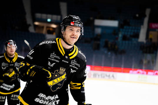 AIKs Renars Krastenbergs jublar