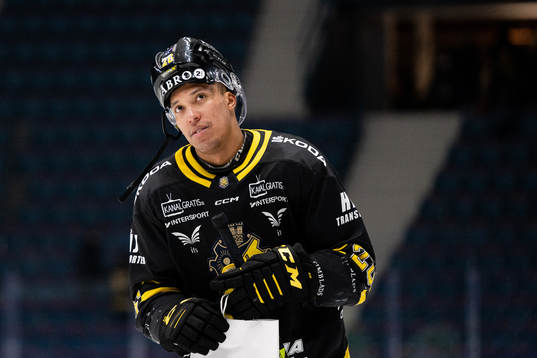 AIKs Oscar Nord jublar
