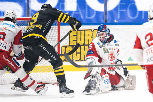 AIKs Daniel Muzito-Bagenda gör 1-0 bakom Västerviks