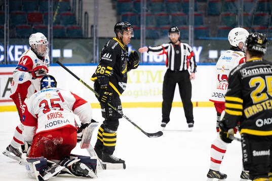 AIKs Oscar Nord jublar