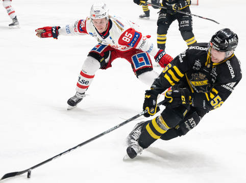 Västerviks Carl-Henrik Edwardsson och AIKs Albert Lyckåsen