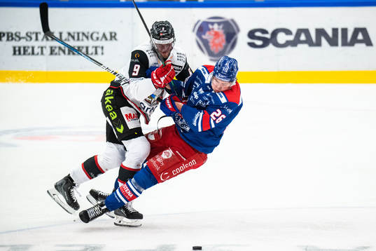 Malmö Redhawks Kim Rosdahl och Oskarshamns Lukas Pilö