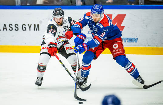 Malmö Redhawks Joakim Ryan och Oskarshamns Ahti Oksanen