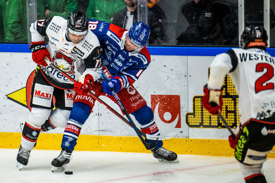 Malmö Redhawks Pathrik Westerholm och Oskarshamns Niclas