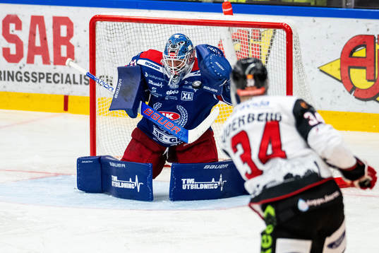 Oskarshamns målvakt Joe Cannata och Malmö Redhawks Carl
