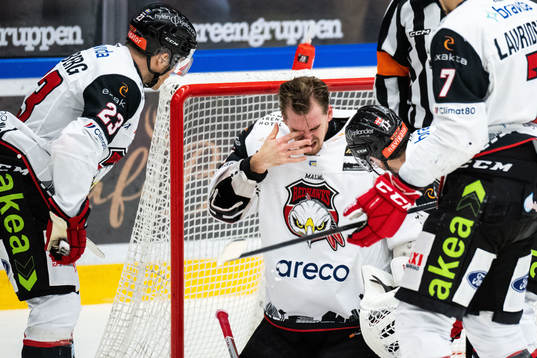 Malmö Redhawks målvakt Adam Werner har ont