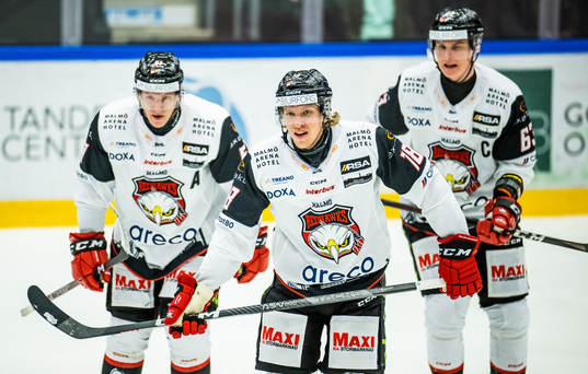 Malmö Redhawks Marcus Sylvegård jublar