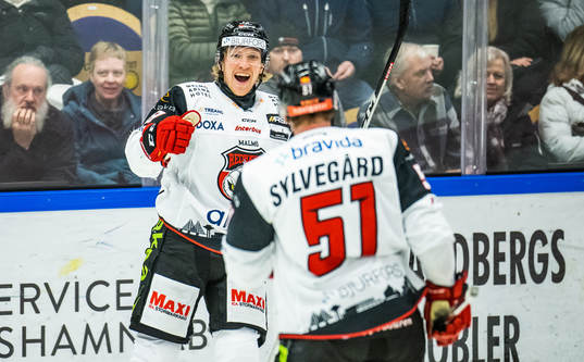 Malmö Redhawks Marcus Sylvegård jublar