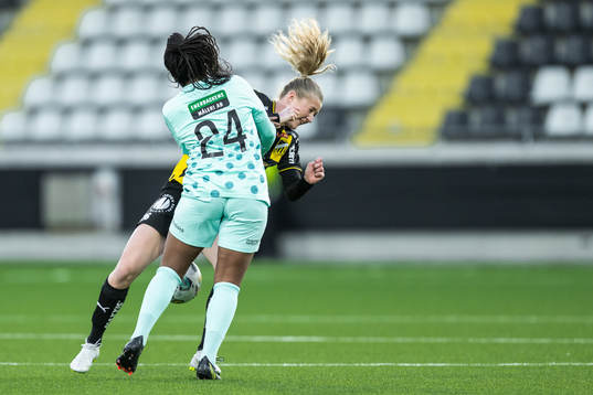 Jitex Amanda Ebbesson och Häckens Alexandra Larsson
