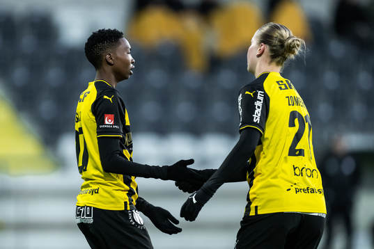 Häckens Aisha Masaka jublar