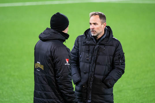 Häckens tränare Robert Vilahamn och fotbolls- och