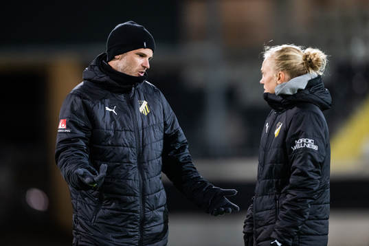 Häckens tränare Robert Vilahamn och Molly Johansson