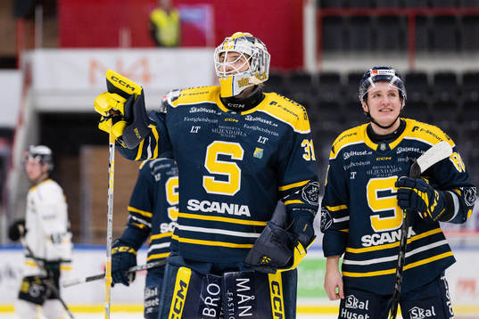 Södertäljes målvakt Nikita Talapila och Georgs Golovkovs