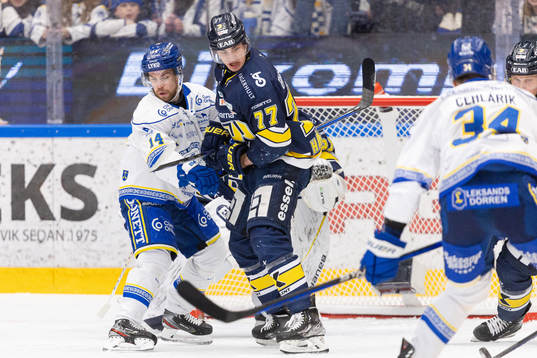 Leksands Oskar Lang och HV71s Herman Hansson