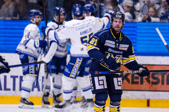 HV71s Mattias Tedenby deppar