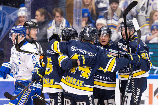 HV71s André Petersson jublar