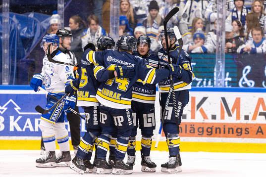 HV71s André Petersson jublar