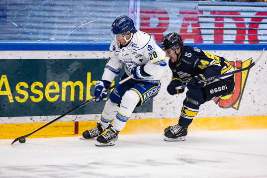 Leksands Justin Glenn Kloos och HV71s Emil Andrae