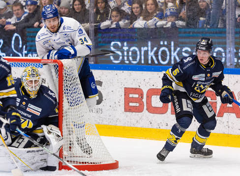 Leksands Peter Cehlarik och HV71s Victor Sjöholm