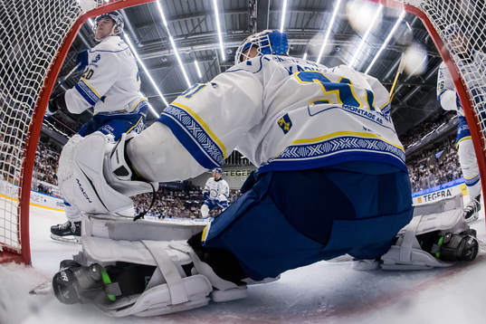 Leksands Lian Bichsel och Leksands målvakt Kasimir Kaskisuo