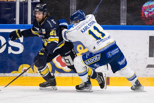 HV71s Mattias Tedenby och Leksands Martin Karlsson