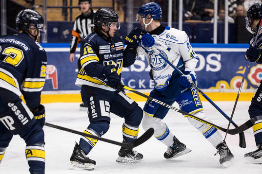 HV71s Kalle Maalahti och Leksands Carter Ashton