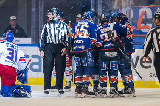 Växjös spelare jublar