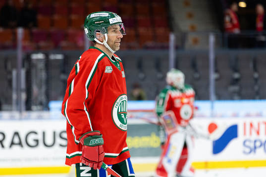 Frölundas Joel Lundqvist innan ishockeymatchen i SHL