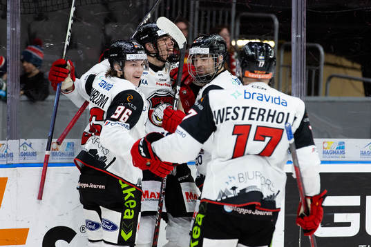 Malmö Redhawks Anton Wahlberg jublar