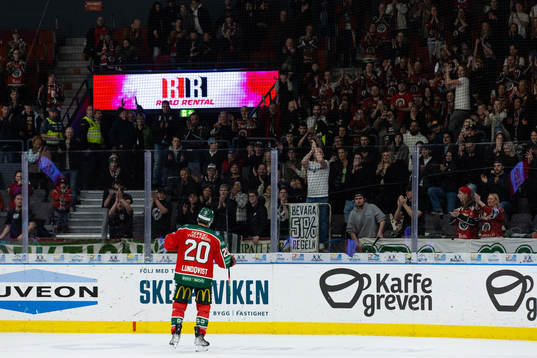 Frölundas klack sjunger för Joel Lundqvist på hans